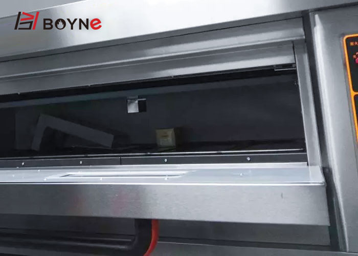 240V Commercial Stainless Steel Bread Deck Oven Gas Type Single Deck Three Trays