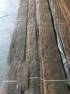 China Smoked Figured Eucalyptus Wood Veneer For Interior Decoration factory
