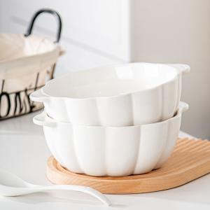 China Porcelain 9 Inch Pumpkin Soup Bowl White Ceramic Salad Serving Bowl For Catering Needs factory
