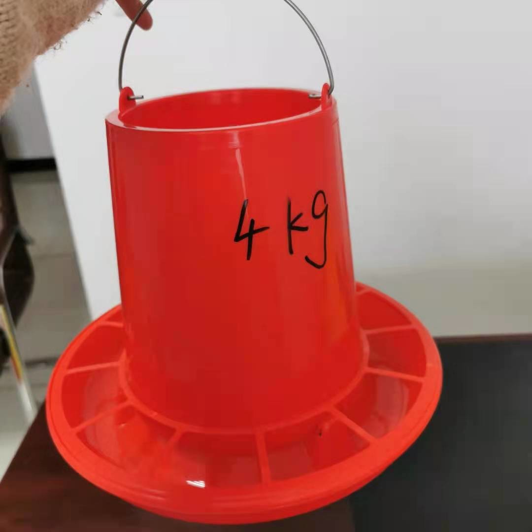 4kg Plastic Poultry Chicken Feeder And Drinker Chick Feeding Bucket