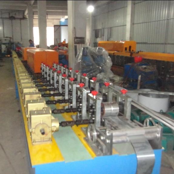 China XM-37 PU foam roller shutter door forming machine production line factory