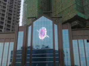 China P10.4 Transparent Glass LED Display Super slim For Shop Window factory