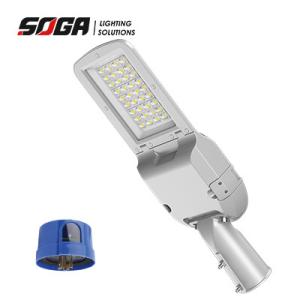 China Aluminum LED Parking Lot Light With &gt;80 CRI Dimmable IP65 Rated factory