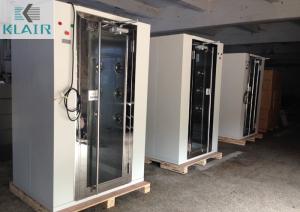 China Microprocessor Controller Cleanroom Air Shower With One Piece Glass Door factory