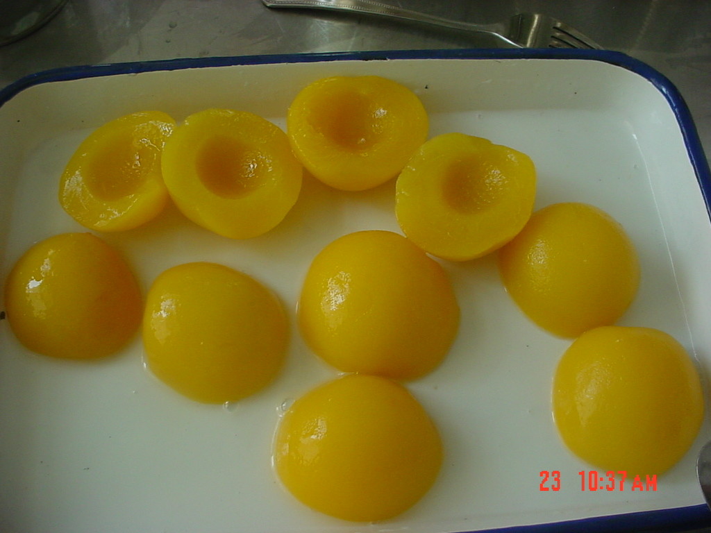 Bakery Naturally Sweet Canned Peach Halves Without Additives / Sugar