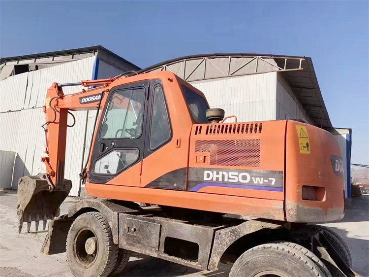 15 Ton Doosan DH150-7 Wheel Excavator in Good Condition Original Design Made in Korea