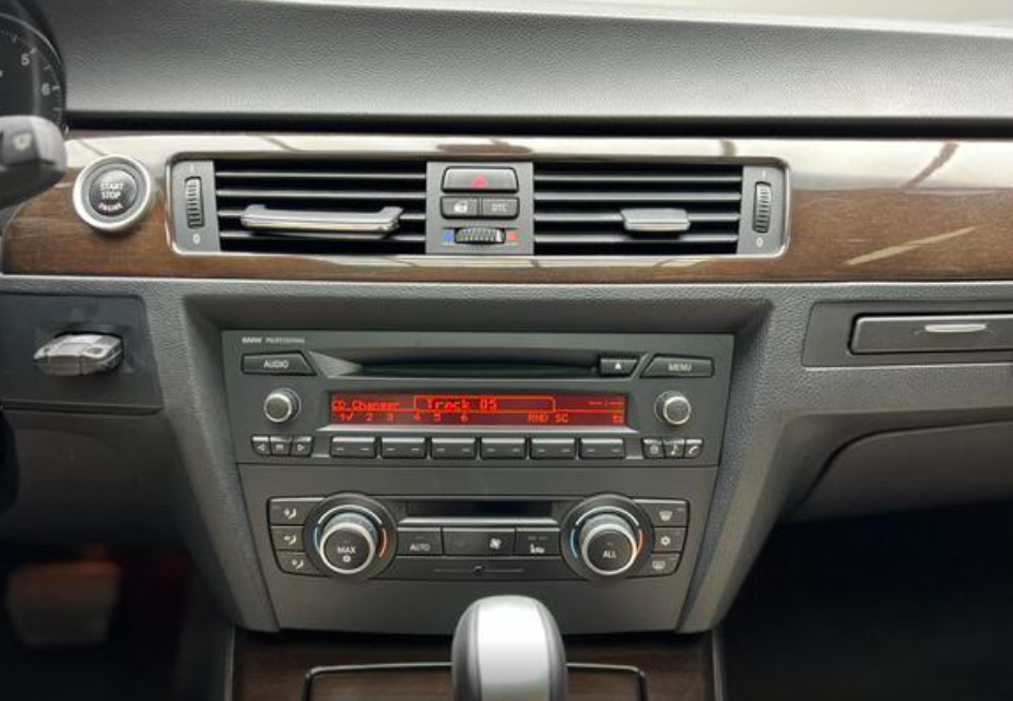 Used 2010 BMW Of 3 Series Sedan Gas Petrol 2.5L 218PS L4 160kW/250Nm R17 LHD Used Car For Sale