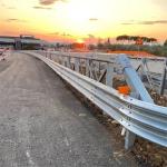 ISO 9001/14001/18001 Certified Q235 Q345 W-Beam Highway Guardrail for Traffic