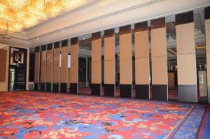 China Mobile Sound Proof Sliding Movable Partition Walls for Hotel Multi-purposed Hall factory