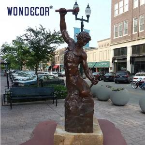 China Custom Outdoor Garden Large Life Size Metal Bronze Human Sculptures Self Made Man Statue factory
