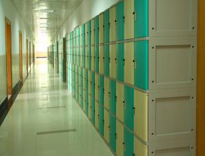 China Anti Corrosion Plastic School Lockers 4 Comparts 1 Column For Water Baths factory