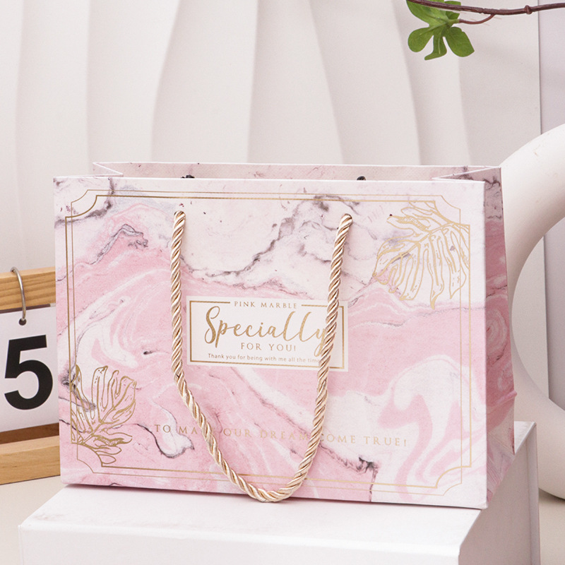 Custom Logo Ivory Board Wedding Candy Souvenir Gift Packaging Paper Bags at Reasonable