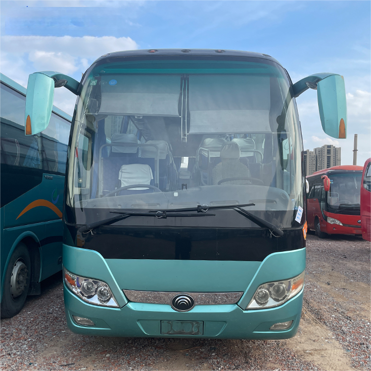 35 Seats Used City Bus for School 7005*2040*2785mm Dimensions Excellent Condition