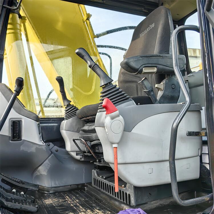 2200 Working Hours Used Komatsu PC160-7 Crawler Excavator with 0.65m3 Bucket Capacity