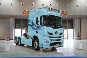 China Shacman X6000 Tractor Truck Diesel 700 Hp 6X4 LNG AMT High Roof Single Row And Half Seats factory