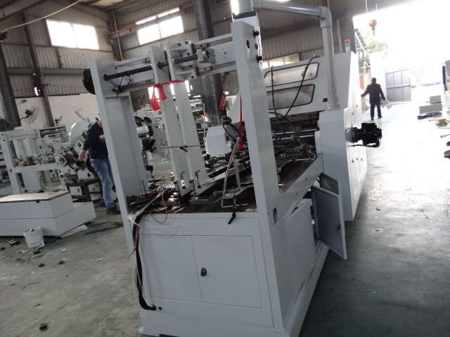 Fully Automatic Flat Handle Paper Bag Machine 200-300mm