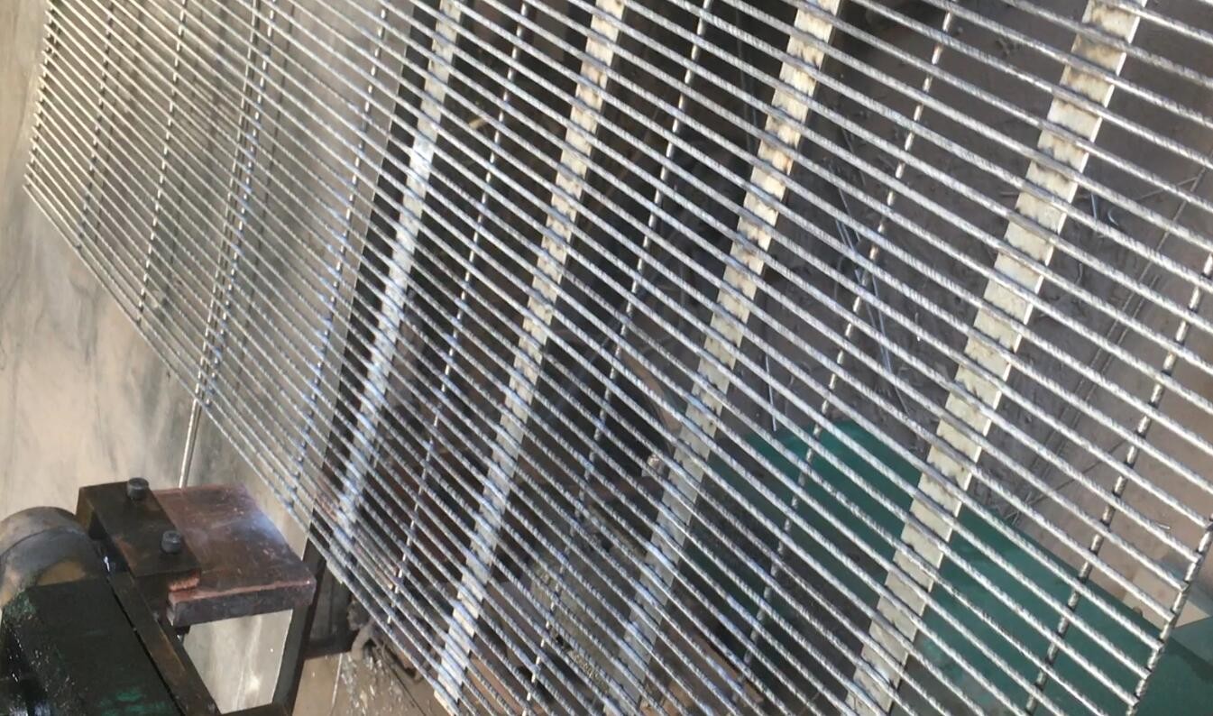 358 Security fence 3" x 0.5" ,12.70mm x 76.20mm x 4.00mm hot dipped galvanized