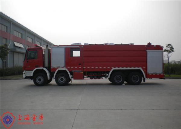 China Powerful Engine Wildland Fire Trucks , Steel Frame Pedal Plate Fire Brigade Truck factory