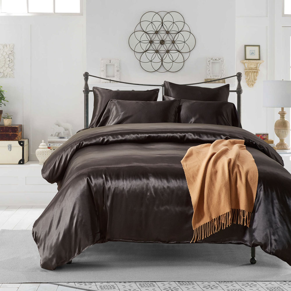 Custom Silk Bedding Set with 3 pcs King Size Bed Covers and 133 * 72 Fabric Density