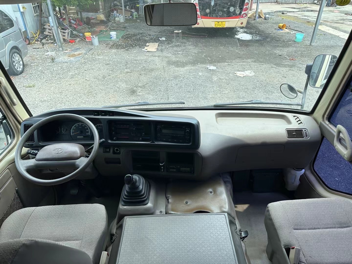 2018 Used Toyota Coaster Bus 6GR Engine 20 Seats Mini Bus Euro 3 Emission Standard