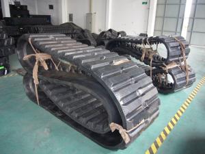 China 700 X 100 X 96mm Hitachi Rubber Tracks , Replacement Rubber Tracks Strong Inner Structure factory