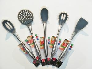 China Nonstick Cooking Utensils 8 Piece,Silicone and Stainless Steel,Tong, Spoon,Spatula Tools,Pasta Server Ladle,Strainer factory