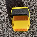 Refletive Yellow Plastic Cat Eye Reflective Road Studs On The Road