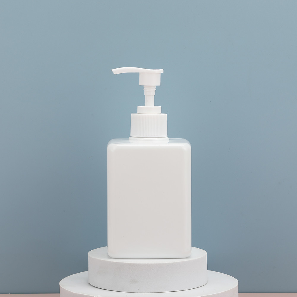 Durable Transparent PET Plastic Spray Bottle For Daily Use In Various Capacities