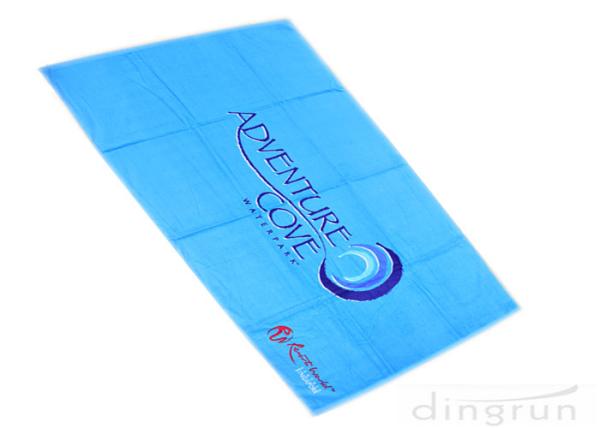 China Blue Color Antistatic Custom Printed Beach Towels For Adults 400gsm factory