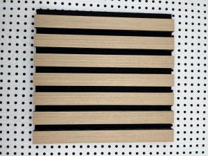 China 2400mm Impact Strength Wooden Veneer Slats 2.5KJ/M2 Screw Holding Strength 800N factory