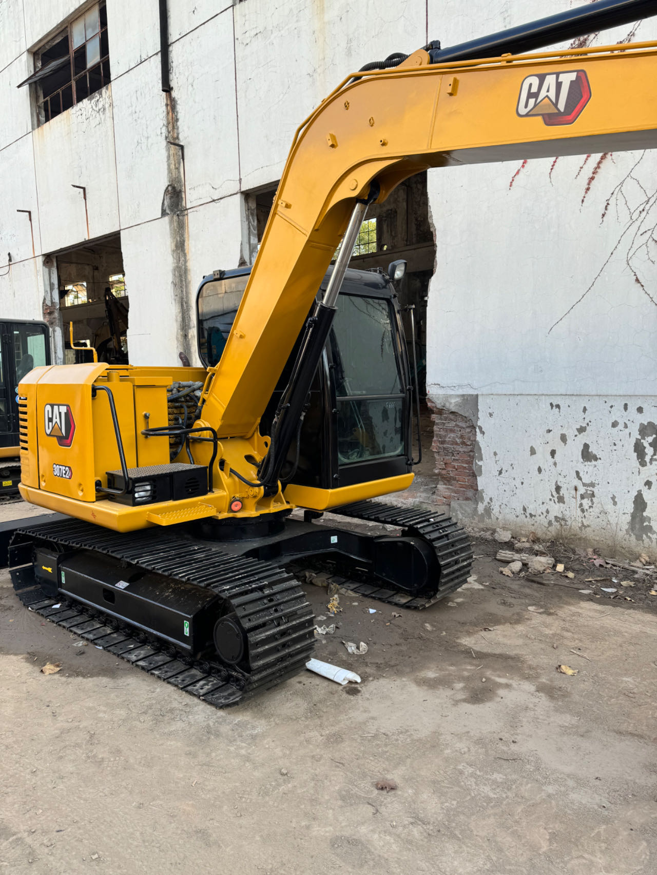 Affordable and Energy-Saving Second Hand Cat307 Excavator with 0.31m3 Bucket Capacity
