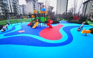 China Anti-Slip EPDM Playground Rubber Floor With UV Resistant Multicolors factory