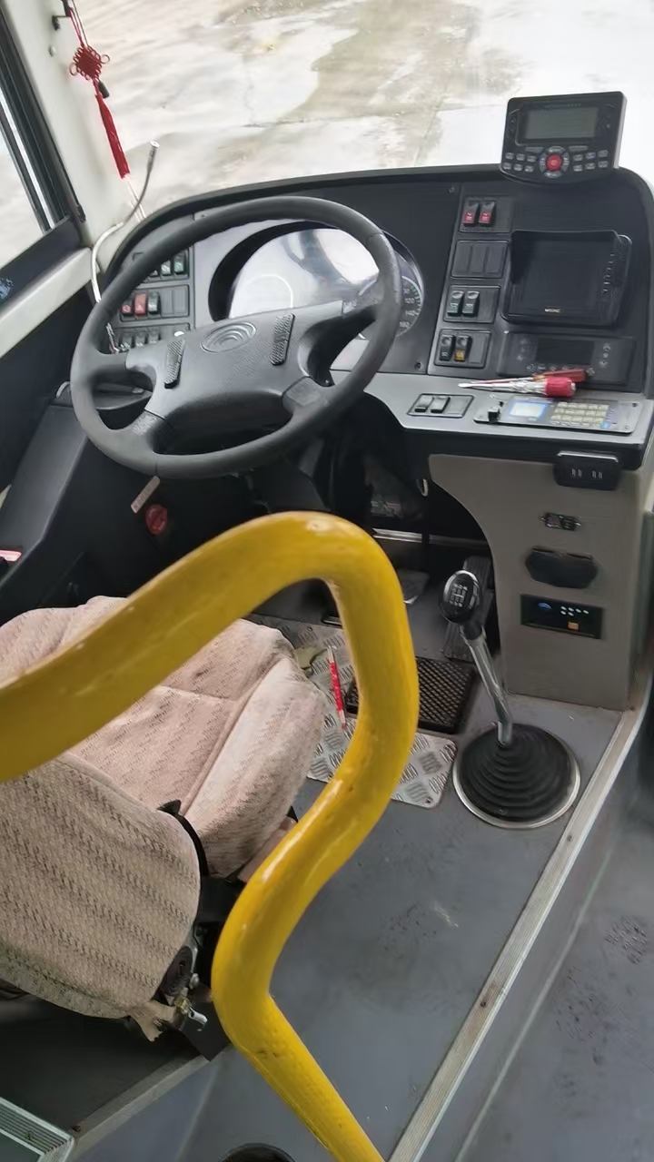 22-49 Seats Left Drive Diesel City Bus ZK6825 with Fuel Type Diesel