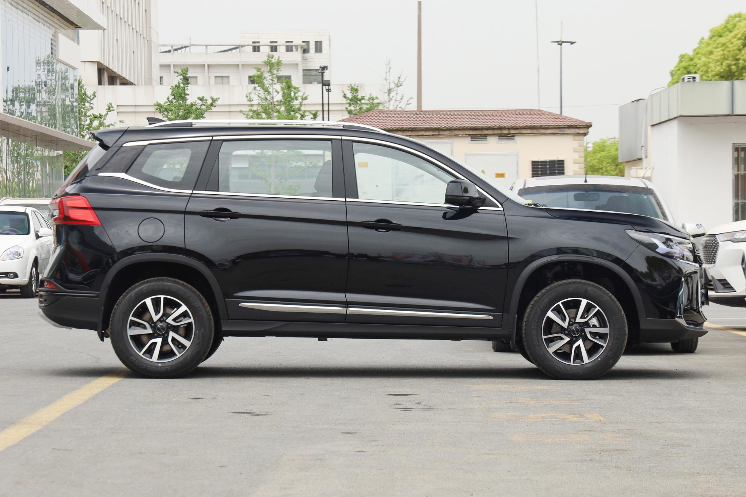 Euro VI Dongfeng Fengxing T5 SUV 5 Seater Car Fast Charging For 0.5 Hours
