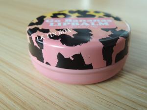 China Pms Pink Net Wt 0.5oz Small Round Metal Containers Lip Balm Tin Box factory