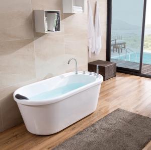 China Custom Size Acrylic Freestanding Bathtub Stand Alone Tub In Small Bathroom factory