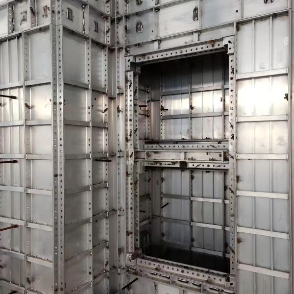 Recyclable Aluminum Formwork System Silver / Grey Modern Formwork System For High Rise Structures