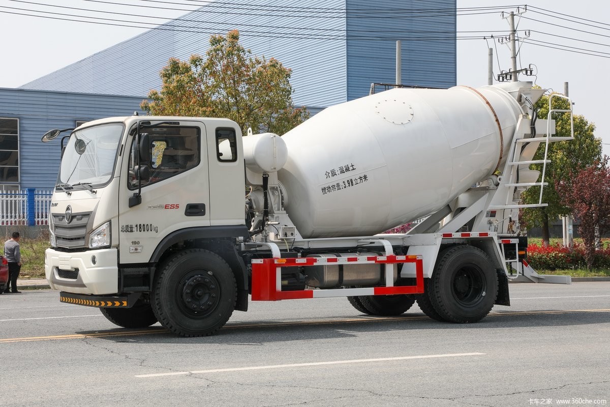 Euro 3 Foton Small 3 Cubic Meters Concrete Mixer Truck 83 Max Speed(Km/H) Truck Mixer Truck