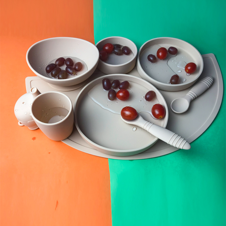 Baby Plain Suction Bowl And Plate Set Silicone Food Grade With Spoon