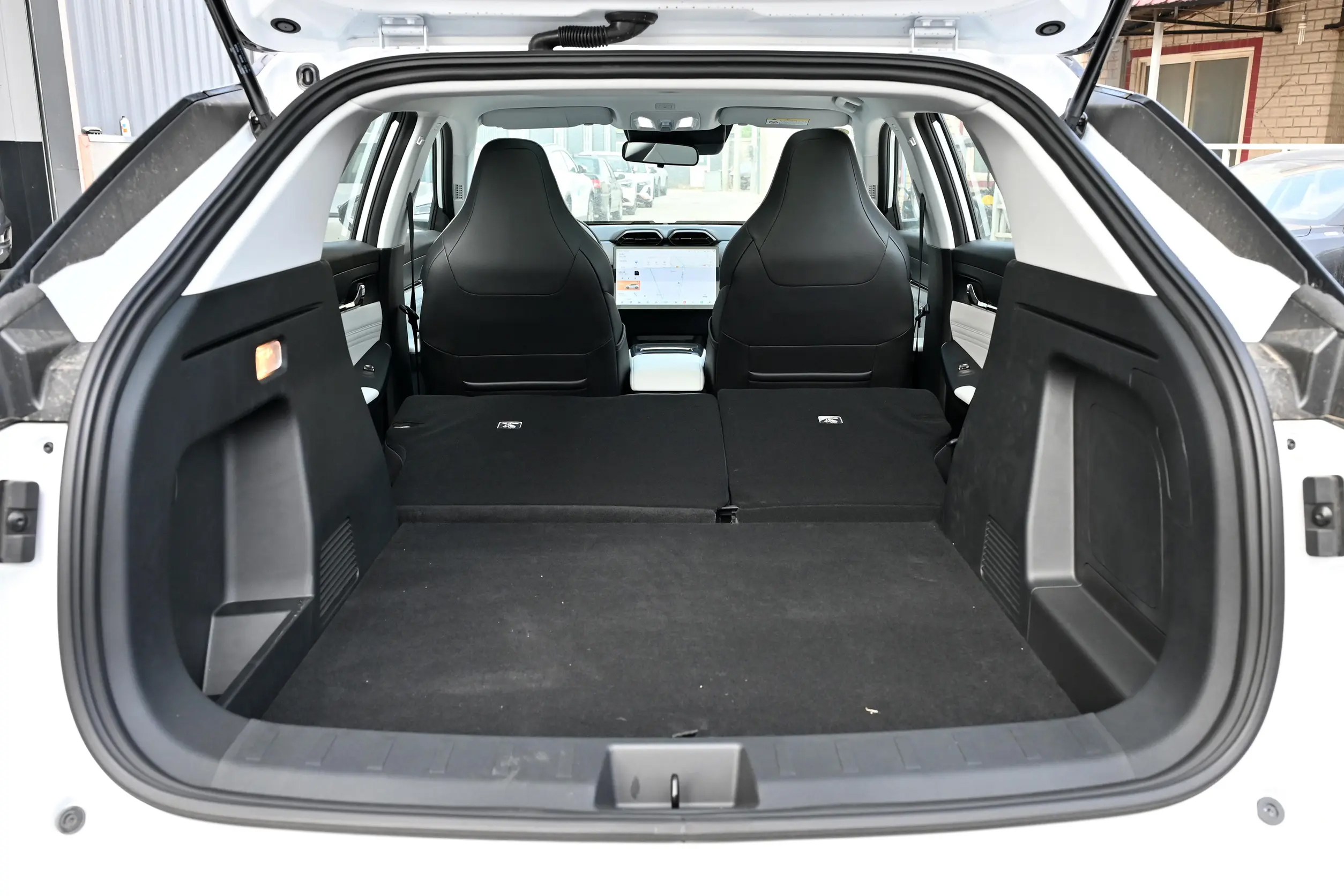 Plug-in Hybrid Dongfeng L7 EV 518 Pro Long-Range Electric SUV Mini Car Fast Charge 0.43 Hours Dongfeng Energy Vehicles