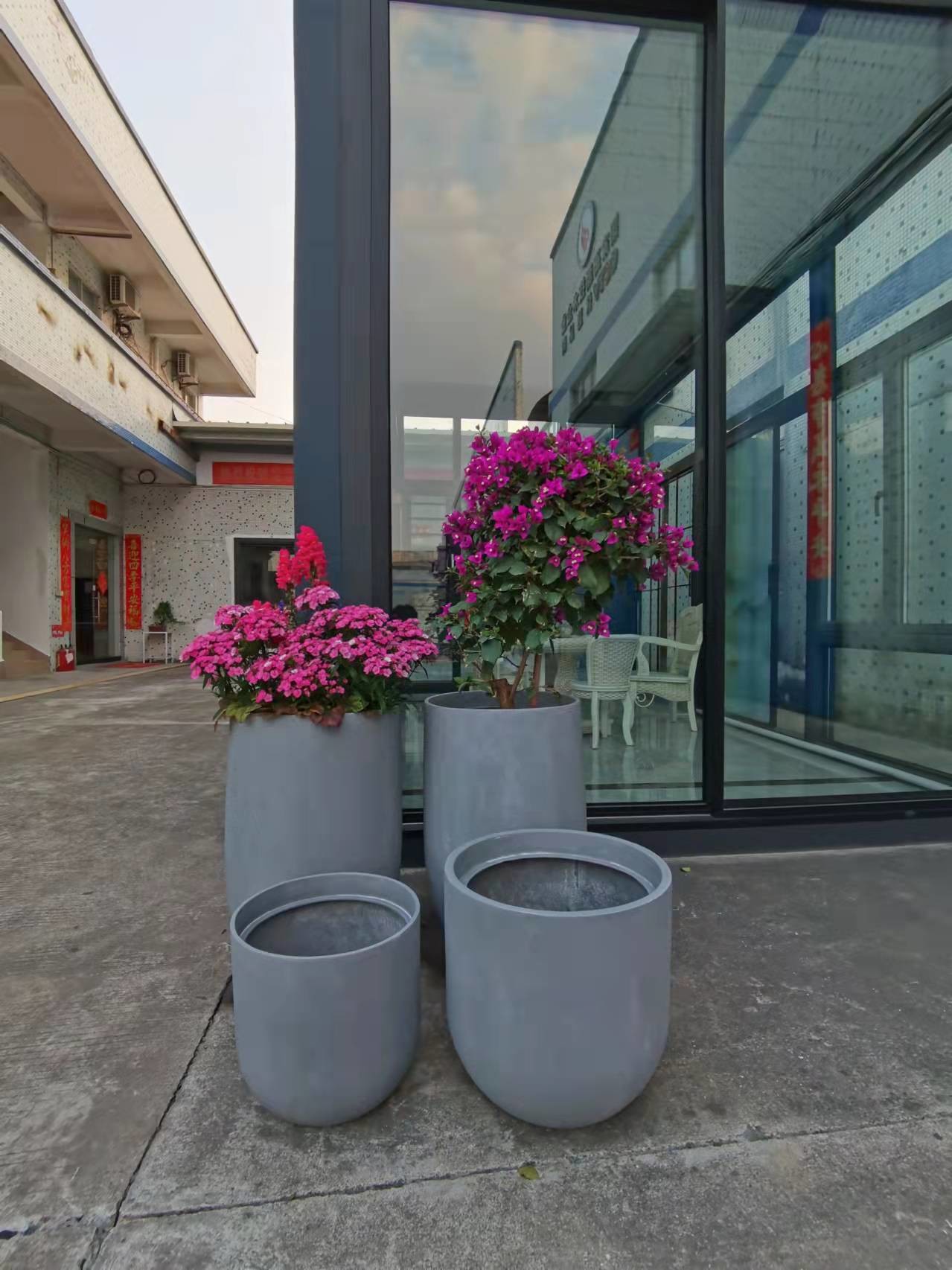 Round Shape Fiberglass Flower Pots GRP Planter Box for Hotel Outdoor Indoor