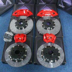 China 400mm Carbon Ceramic BMW Brake Calipers Front 4 Piston Rear 1 Piston factory