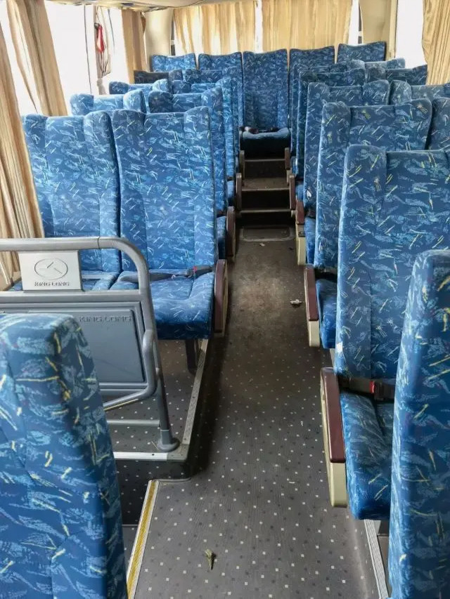 Left-Hand Drive Large Space For Luggage 45 Seats Large KingLong Used Passenger Bus