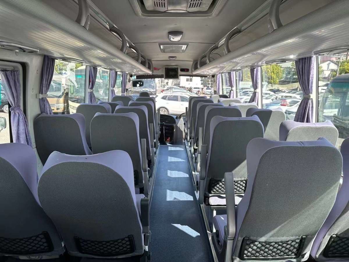 Second Hand Yutong Commuter Bus 33 Seats Euro 3 Passenger Transportation