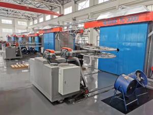 China Shuttle Rotational Automatic Plastic Molding Machine For Multiple Color Water Tank factory