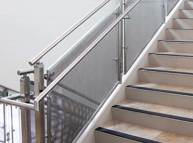 Perforated Stainless Steel Sheet – Excellent Weight Capacity and Glossiness for Architectural Decor and Ventilating