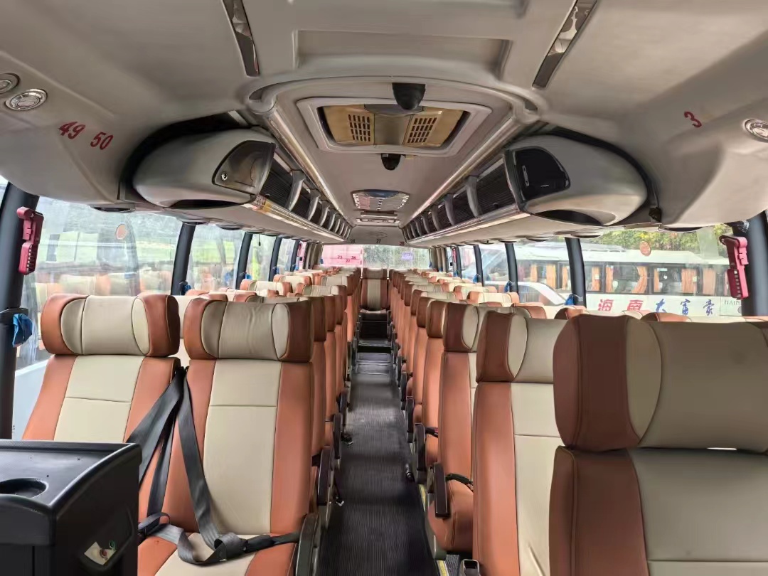 55-Seater Diesel Buses with 3 Emission Standards and Manual Transmission