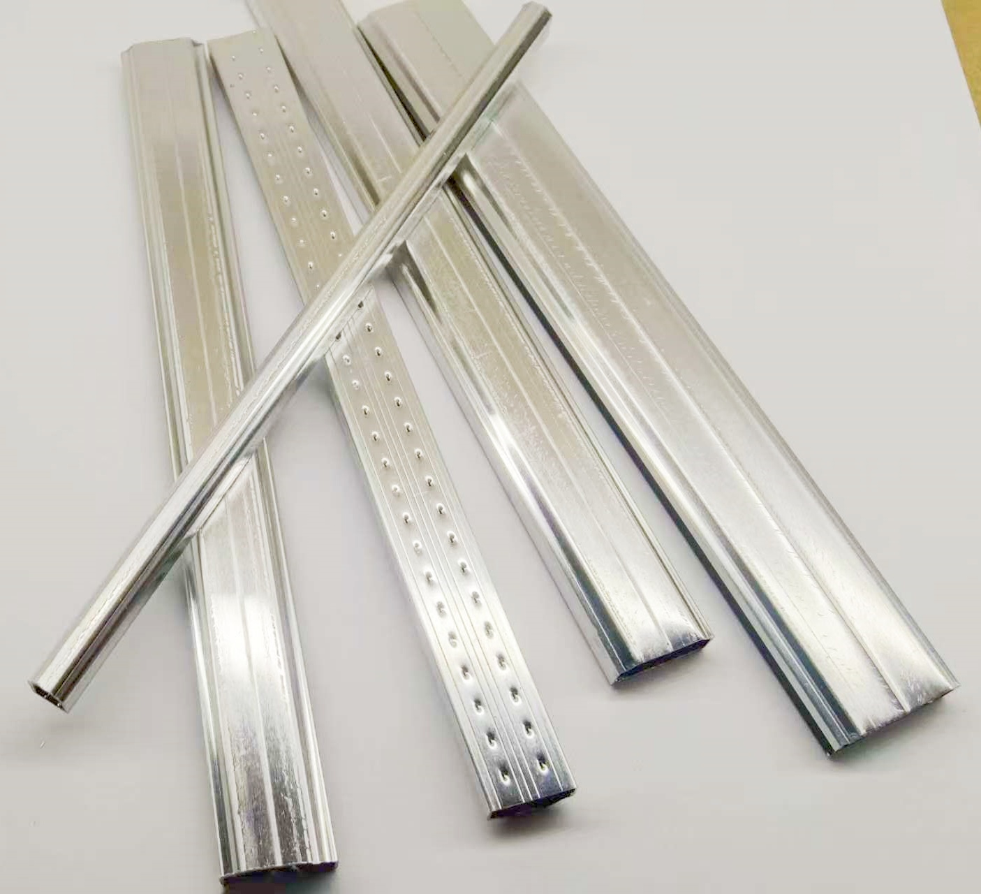 2025 New Smooth Welding Line Aluminum Spacer bar for Insulating Glass Units