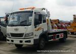 Tilt Tray Flatbed Wrecker Tow Truck , Road Vehicle Recovery Truck 2700Kg Lifting