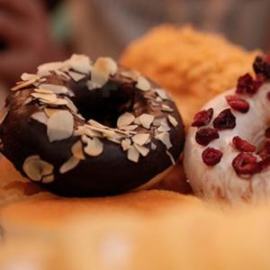 China Distilled Glycerol Monostearate GMS99 DMG95 E471 Food Additives Emulsifier factory